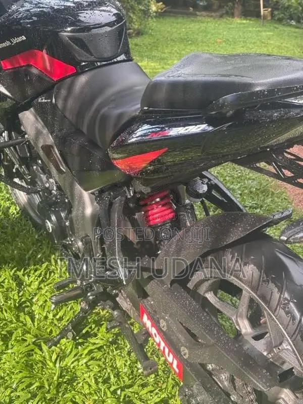 Bajaj Pulsar NS200 2025 Motorbike (Used)