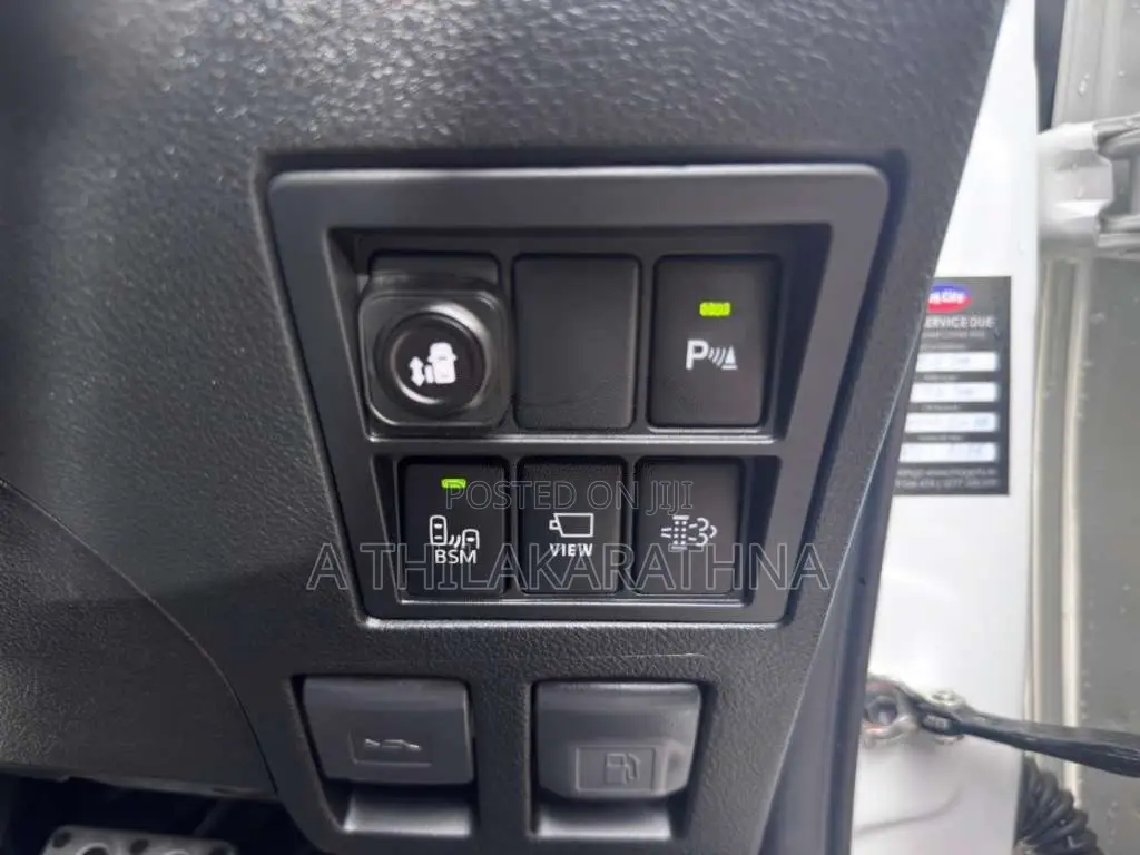 Toyota Hilux 2025 Pickup (Used)