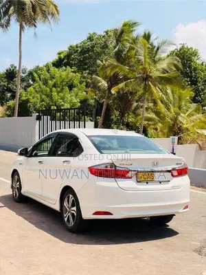 Honda Grace Ex 2016 Car (Used)