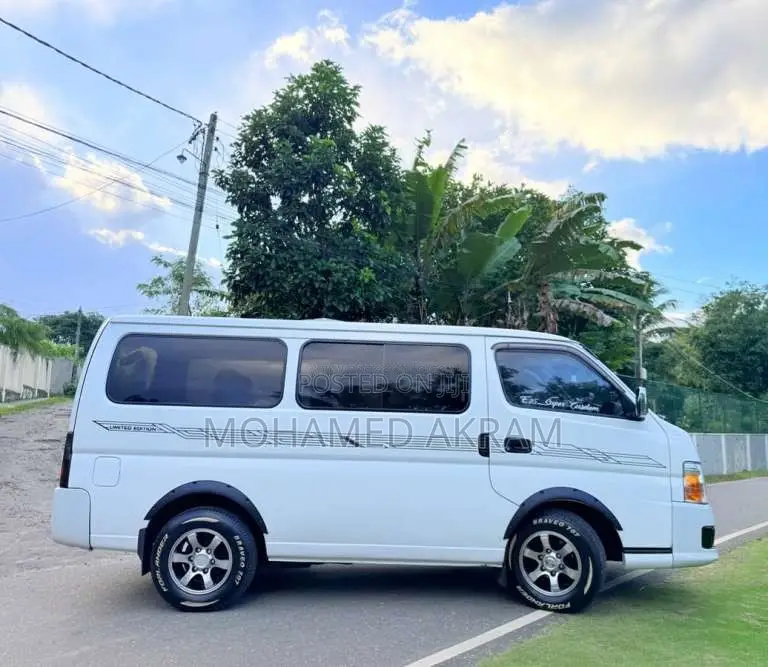 Nissan Caravan E25 2012 Van (Used)