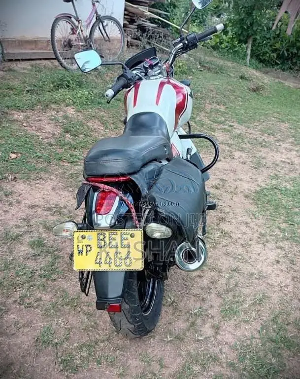 Bajaj V15 2016 Motorbike (Used)