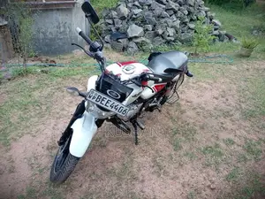 Bajaj V15 2016 Motorbike (Used)