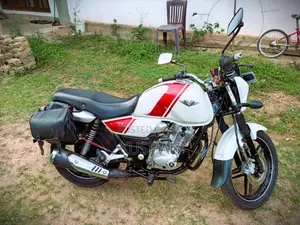 Bajaj V15 2016 Motorbike (Used)