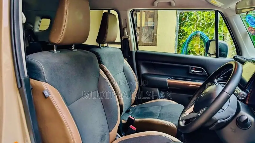Suzuki Xbee 2023 SUV (Used)