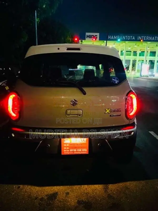Suzuki Xbee 2023 SUV (Used)
