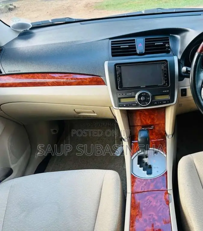 Toyota Premio 2014 Car (Used)