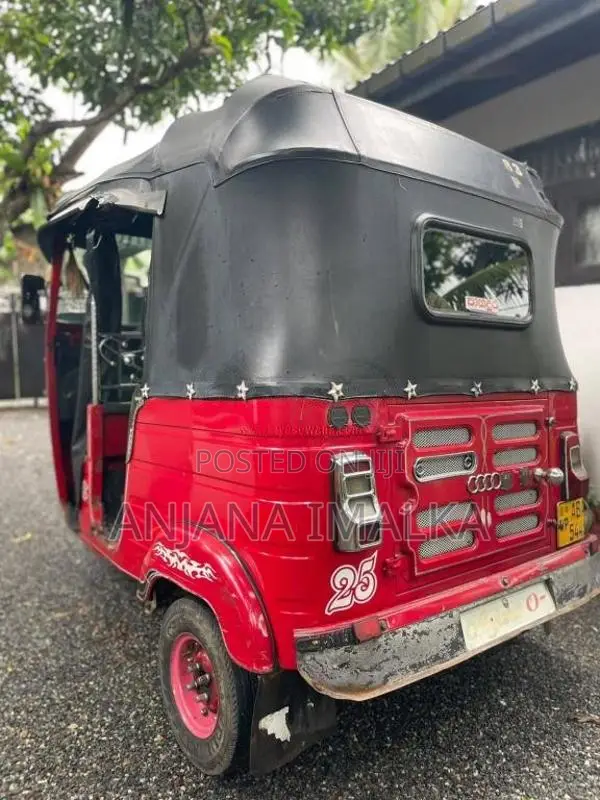 Bajaj RE 205 2015 Three Wheel (Used)