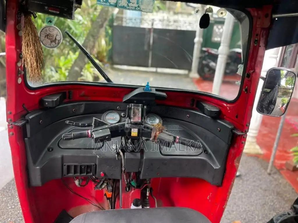 Bajaj RE 205 2015 Three Wheel (Used)