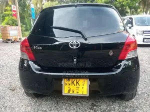 Toyota Vitz 2008 Car (Used)