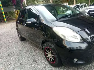 Toyota Vitz 2008 Car (Used)