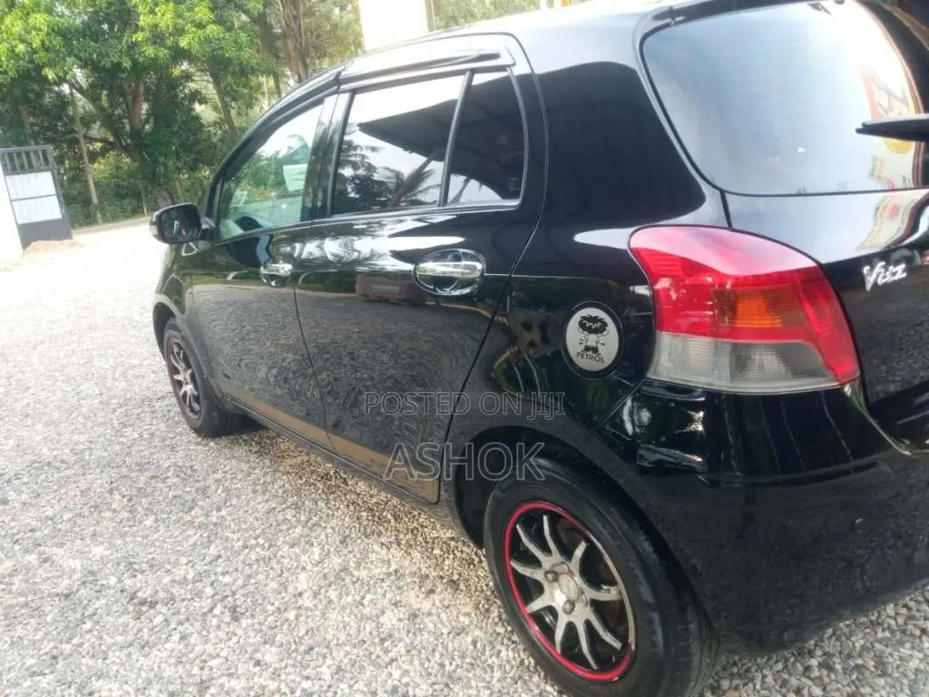 Toyota Vitz 2008 Car (Used)