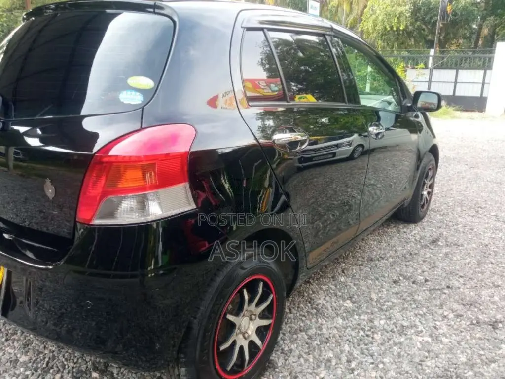 Toyota Vitz 2008 Car (Used)