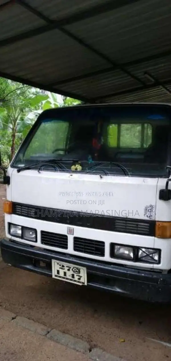 Isuzu ELF 1981 Lorry (Used)