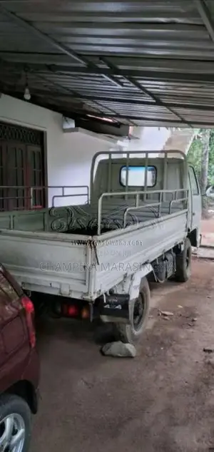 Isuzu ELF 1981 Lorry (Used)