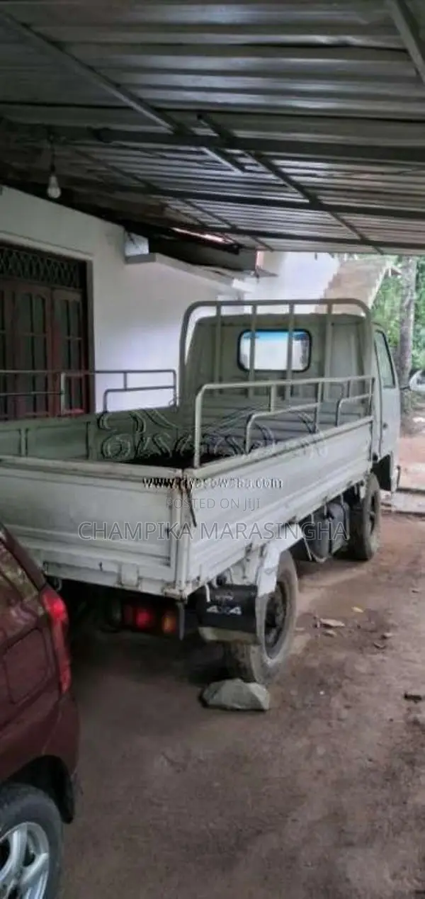 Isuzu ELF 1981 Lorry (Used)