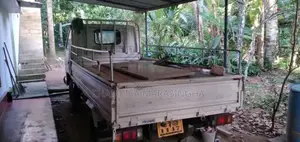 Isuzu ELF 1981 Lorry (Used)