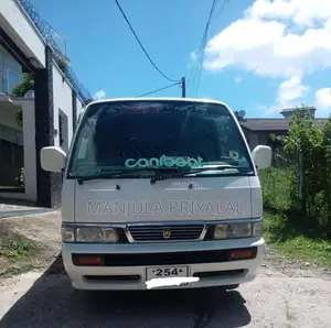 Nissan Caravan 1995 Van (Used)