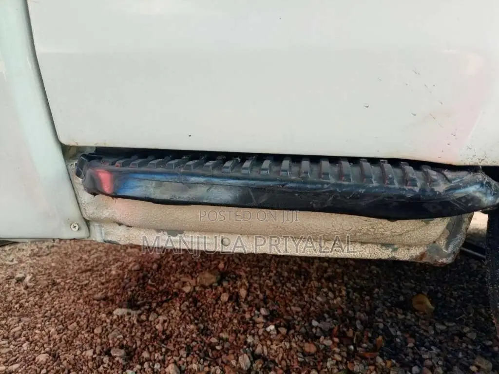 Nissan Caravan 1995 Van (Used)