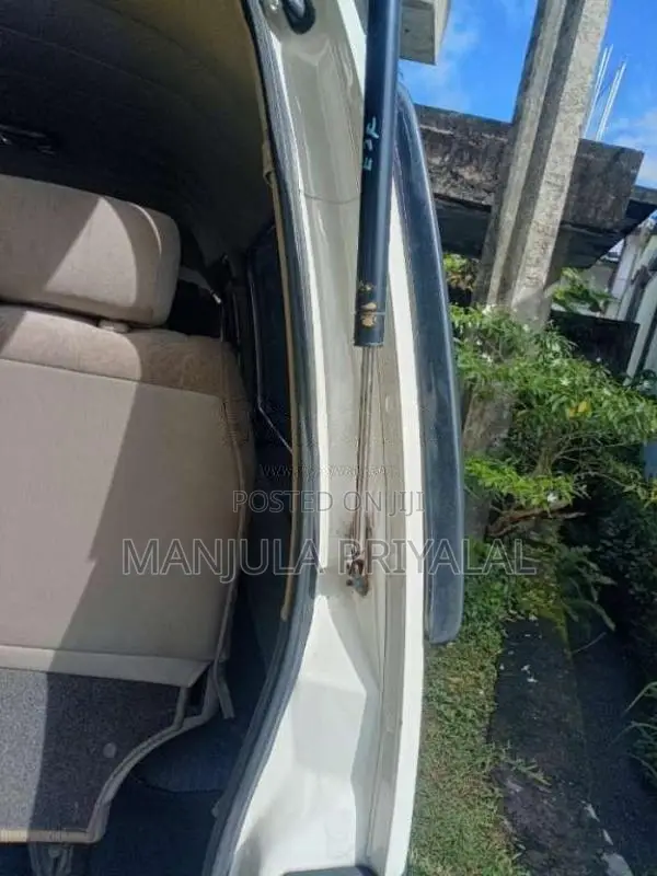 Nissan Caravan 1995 Van (Used)