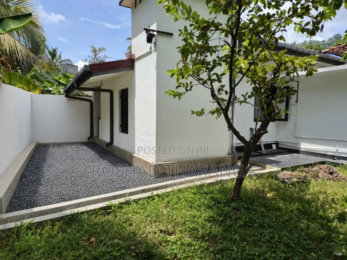 6bdrm House in Kurunegala City for sale