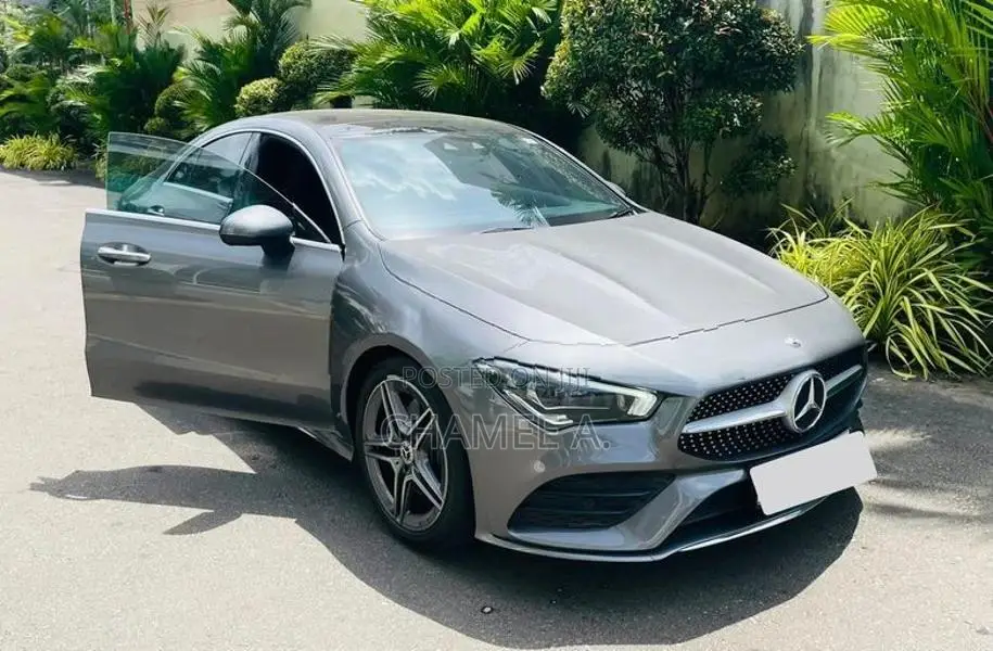 Mercedes Benz CLA 200 AMG Plus 2019