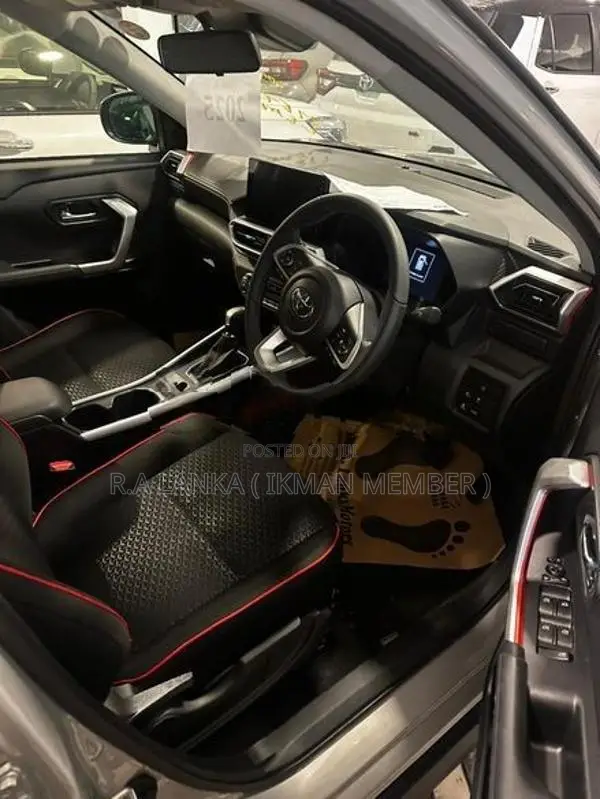 Toyota Raize Z Hybrid 2025