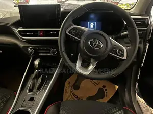 Toyota Raize Z Hybrid 2025