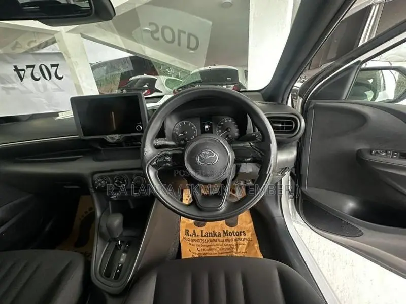 Toyota Yaris X Grade 2024