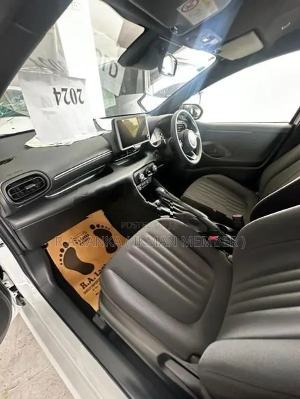 Toyota Yaris X Grade 2024