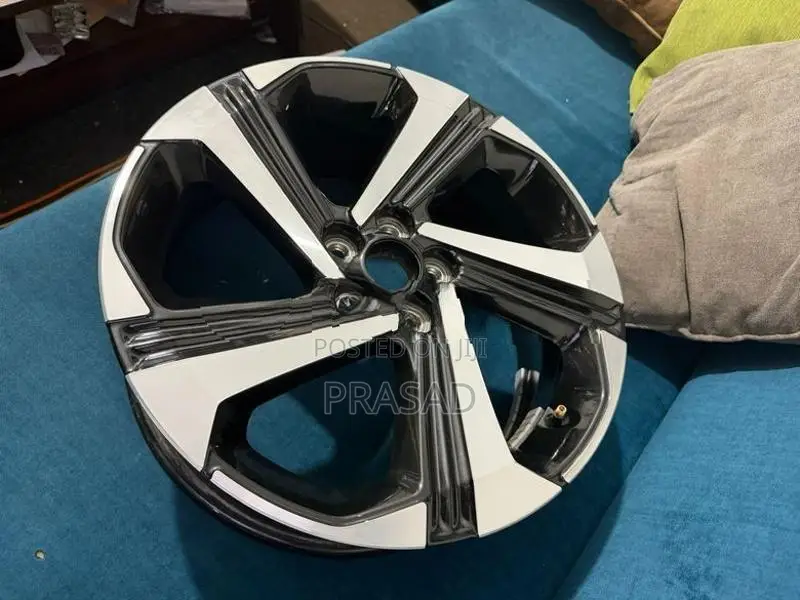 Toyota Raize Allow wheel 17'