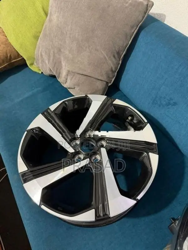Toyota Raize Allow wheel 17'