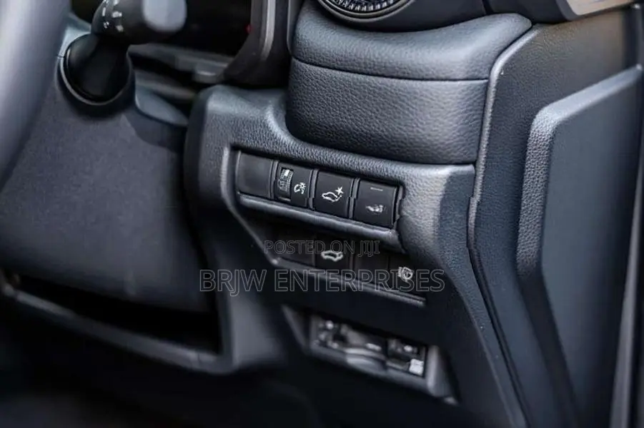 Toyota Land Cruiser Prado LC250VX 2024