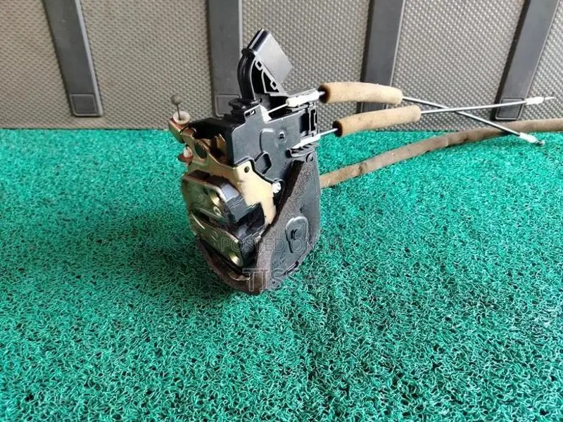 Nissan Bluebird G11 Door Lock Actuator
