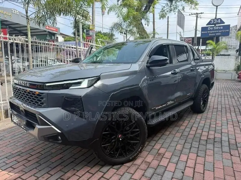Toyota Hilux Travo Overland Plus 2025
