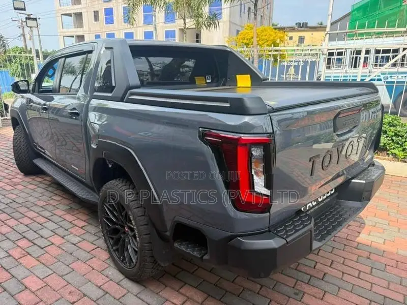 Toyota Hilux Travo Overland Plus 2025