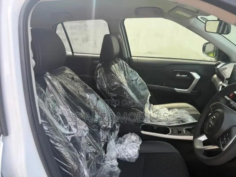 Daihatsu Rocky Premium G 2026