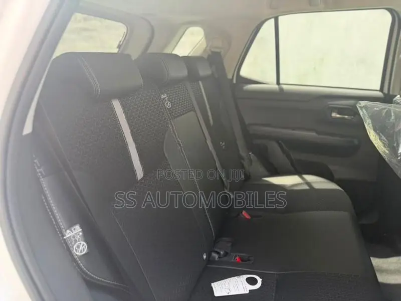 Daihatsu Rocky Premium G 2026