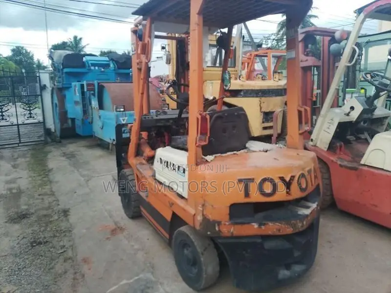 TOYOTA 1.5 Ton FORKLIFT