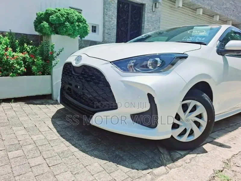 Toyota Yaris X LTD 4WAY CAMERA 2025