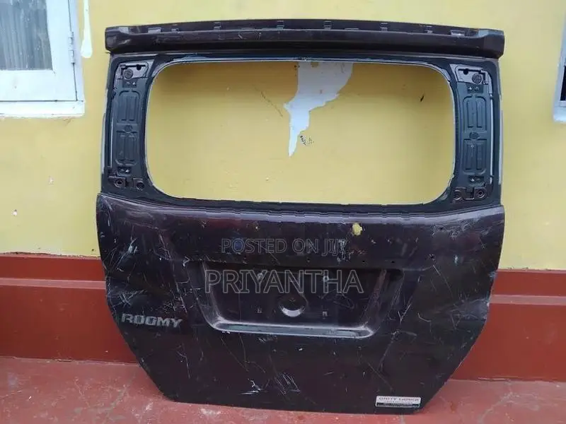 Toyota Roomy Dicky Door