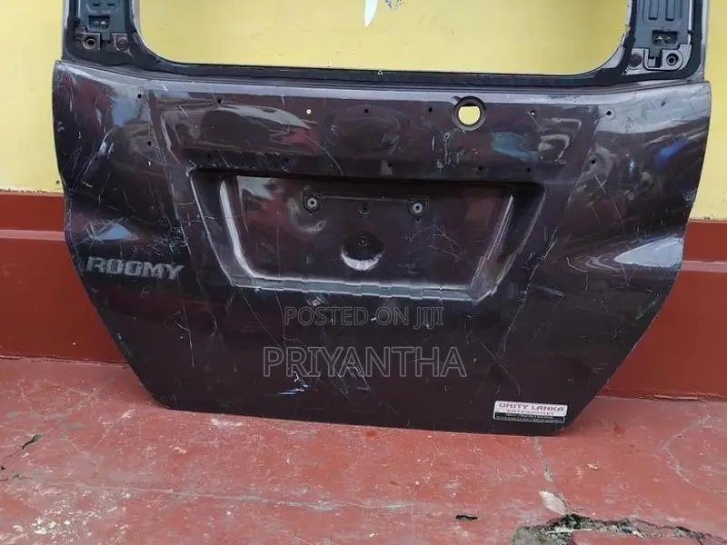 Toyota Roomy Dicky Door
