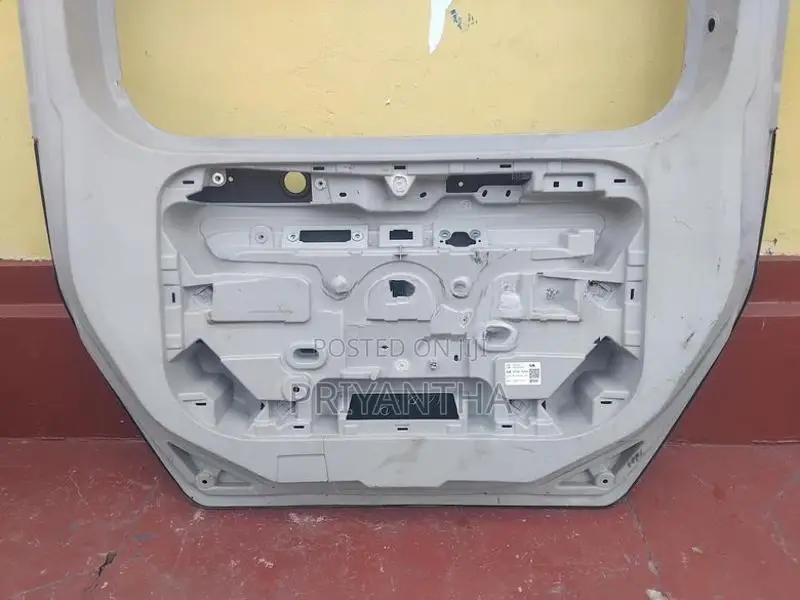 Toyota Roomy Dicky Door