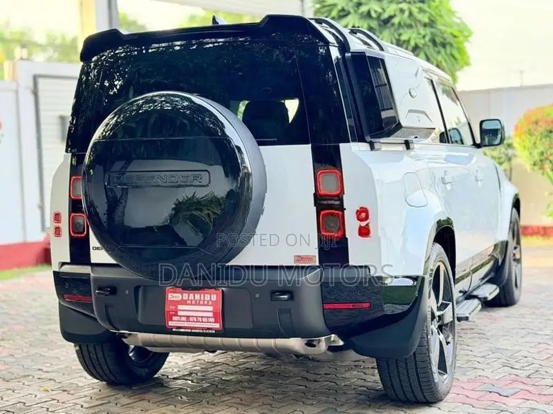 Land Rover Defender 2026