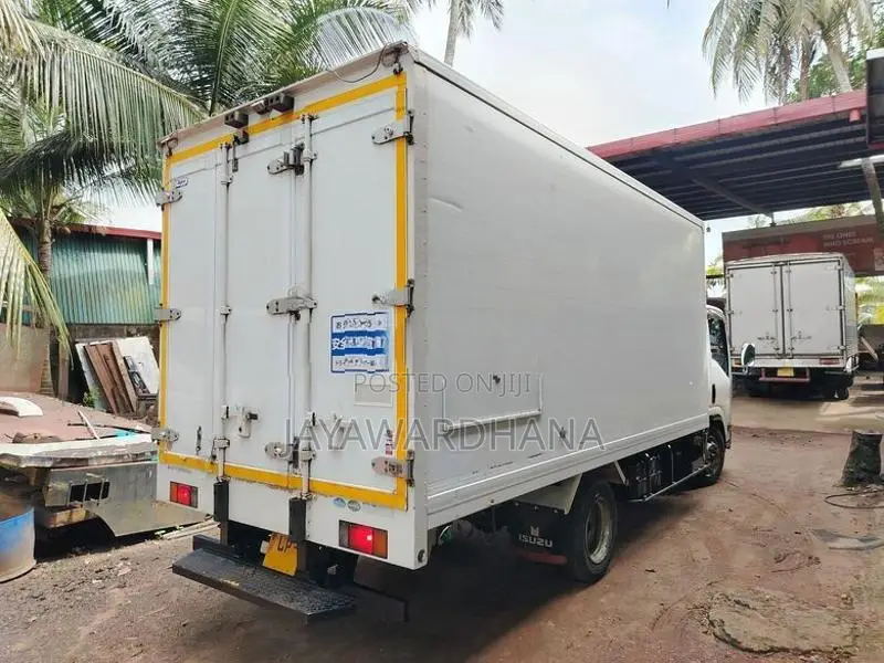 Isuzu Elf NPR85 FREEZER 16.5FT 2014