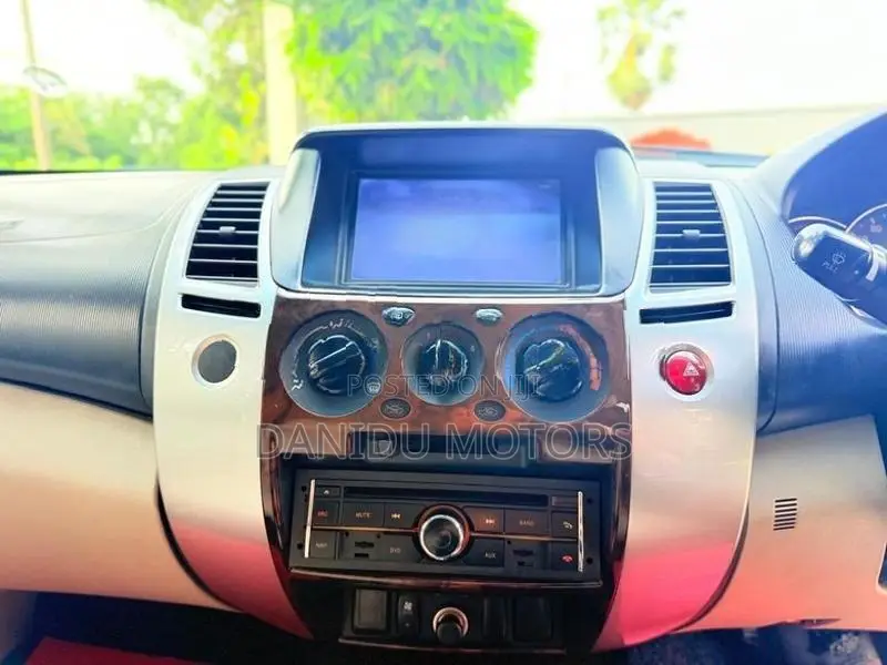 Mitsubishi Montero Sport 2011