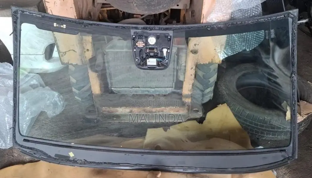 Honda Vezel (Rs) Windscreen 2014/ 2017/ 2025 - Reconditioned