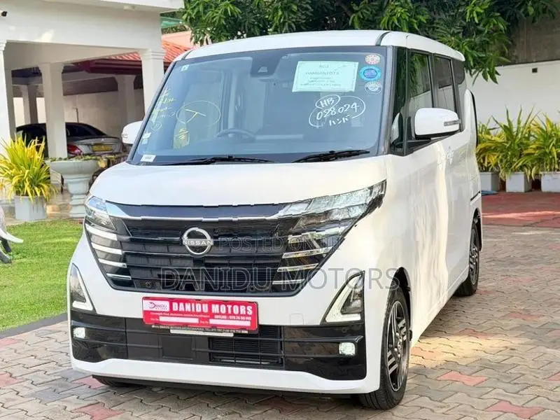 Nissan Roox 2024