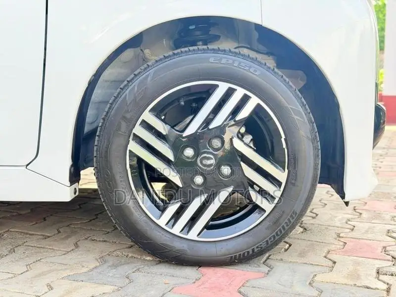 Nissan Roox 2024