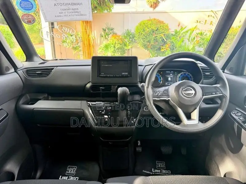 Nissan Roox 2024