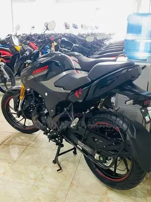Hero Hunk 160R Brand New 2026